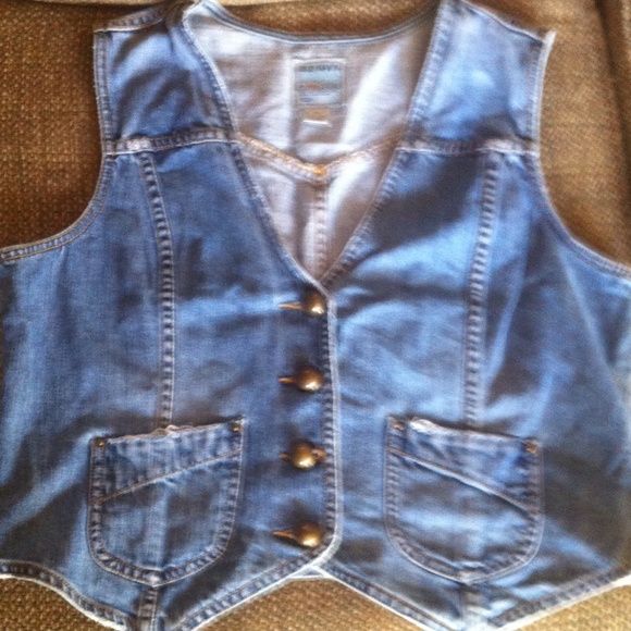 Old Navy Tops - 🎉Vintage Old Navy Denim Vest!🎉